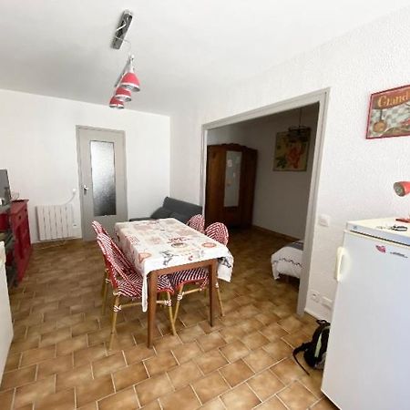 Studio En Rez-De-Chaussee Tout Equipe Jullianges Екстериор снимка