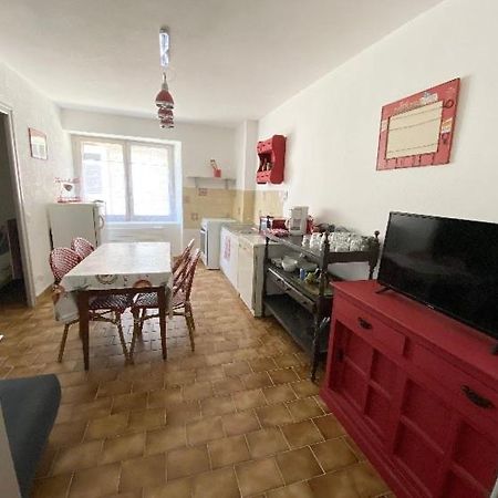 Studio En Rez-De-Chaussee Tout Equipe Jullianges Екстериор снимка